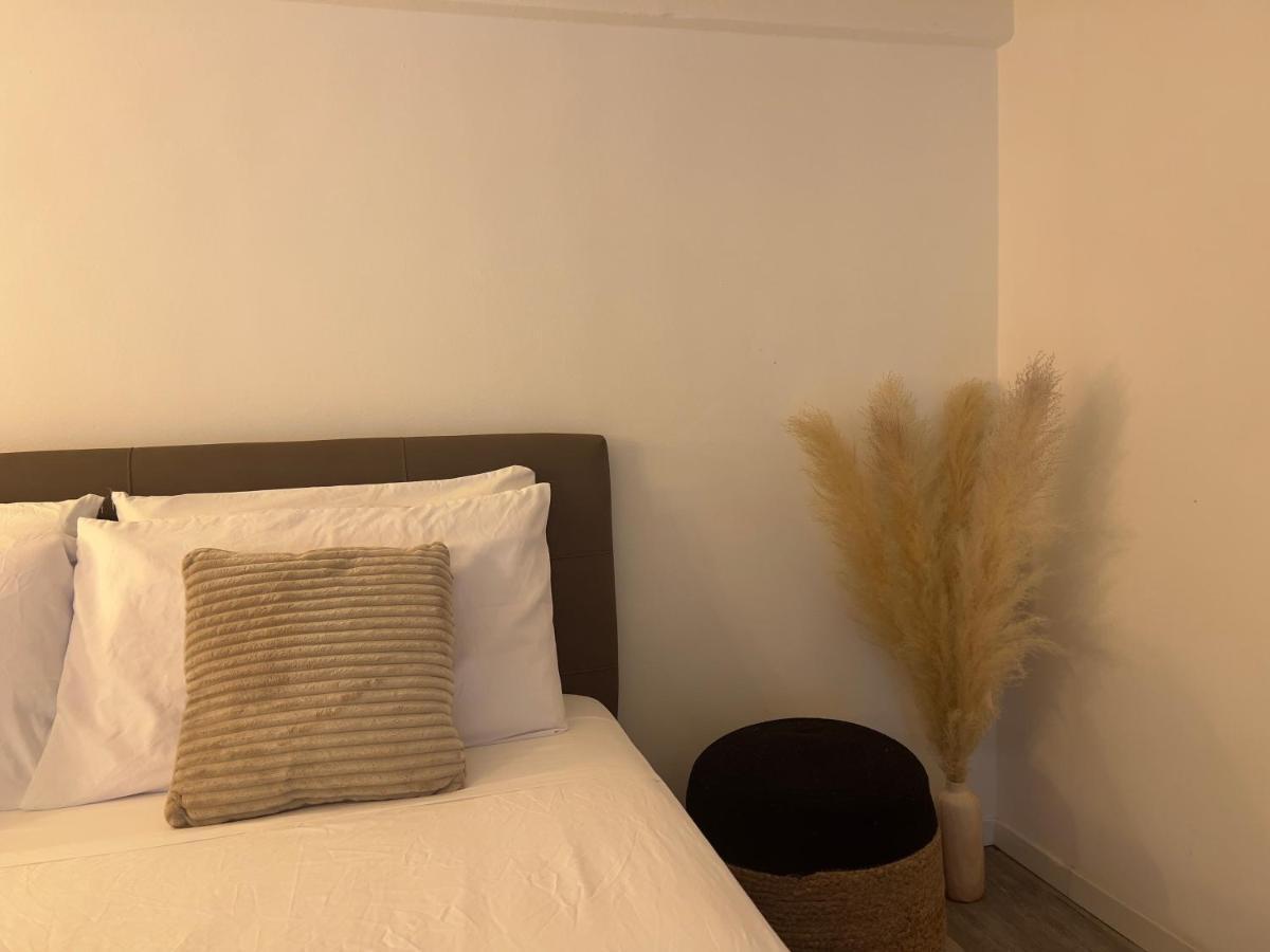 Regina Milano In Porta Romana 3 - Sky Tv, Wifi & Breakfast Box Leilighet Eksteriør bilde