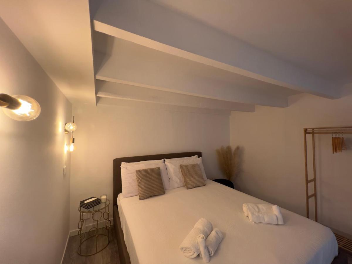 Regina Milano In Porta Romana 3 - Sky Tv, Wifi & Breakfast Box Leilighet Eksteriør bilde