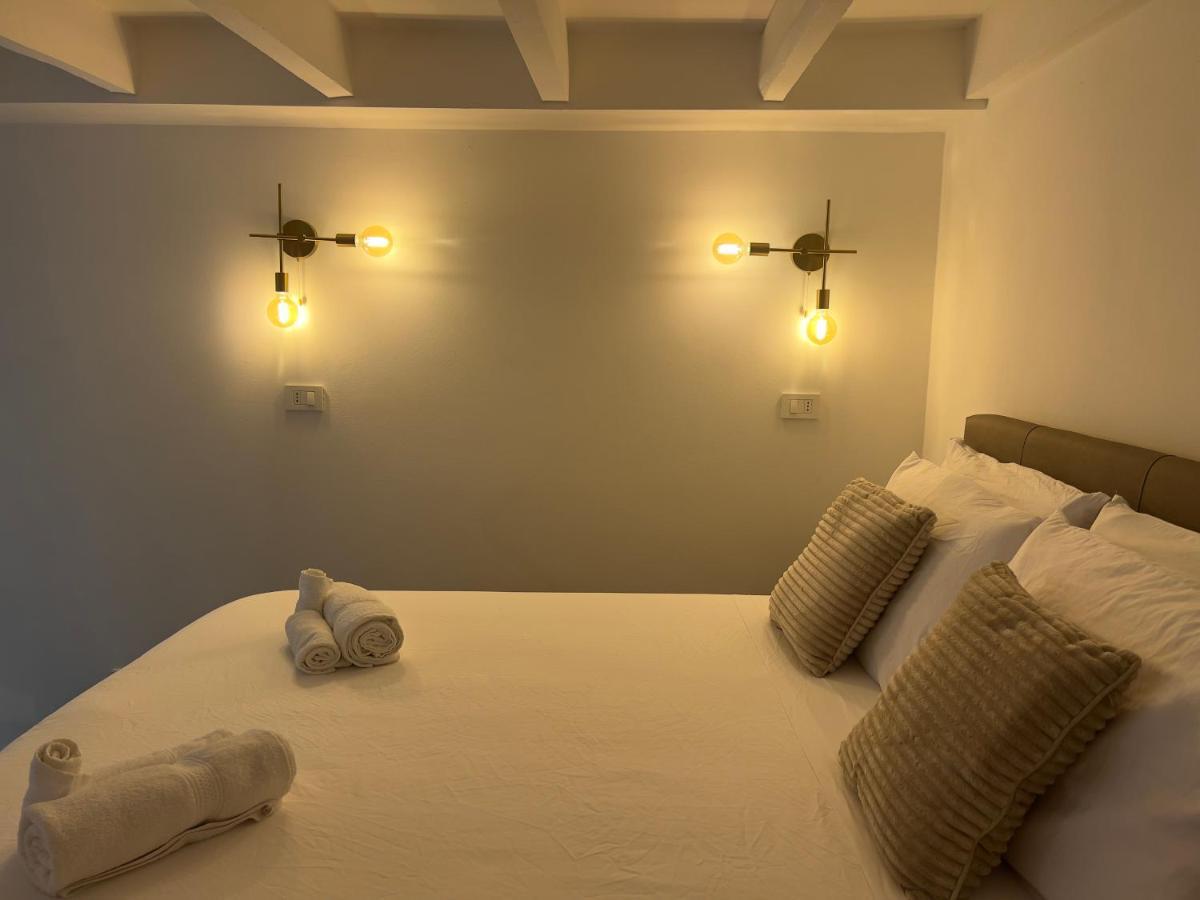 Regina Milano In Porta Romana 3 - Sky Tv, Wifi & Breakfast Box Leilighet Eksteriør bilde