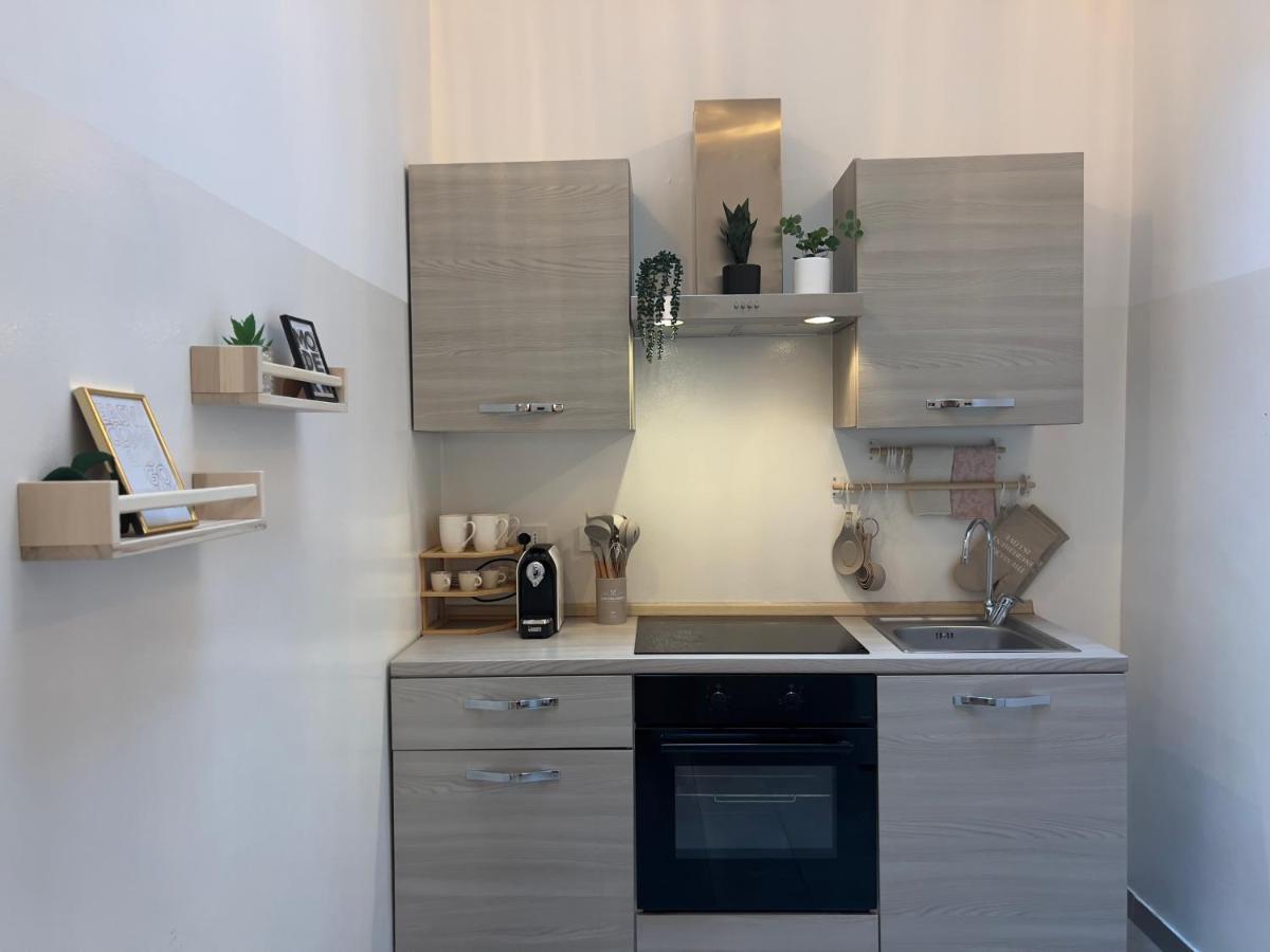 Regina Milano In Porta Romana 3 - Sky Tv, Wifi & Breakfast Box Leilighet Eksteriør bilde