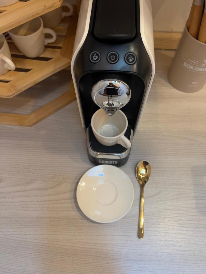Regina Milano In Porta Romana 3 - Sky Tv, Wifi & Breakfast Box Leilighet Eksteriør bilde