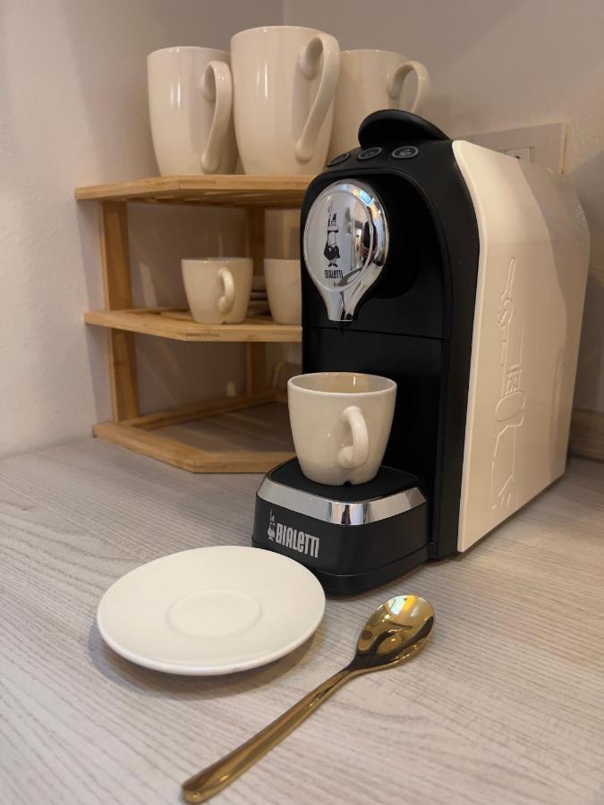 Regina Milano In Porta Romana 3 - Sky Tv, Wifi & Breakfast Box Leilighet Eksteriør bilde