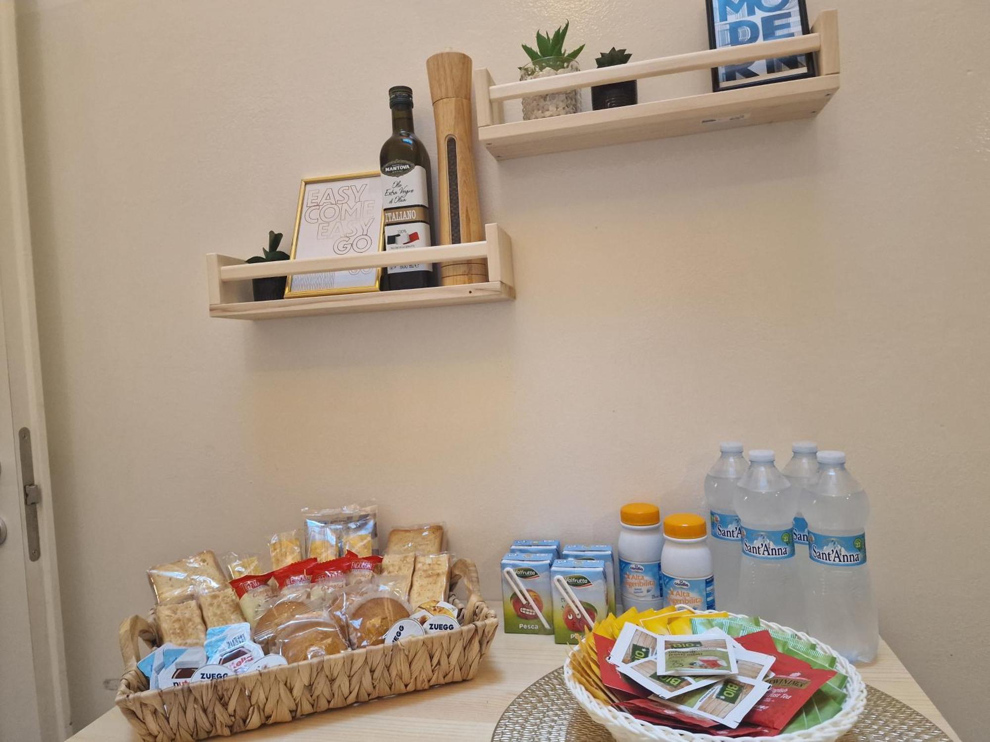 Regina Milano In Porta Romana 3 - Sky Tv, Wifi & Breakfast Box Leilighet Eksteriør bilde